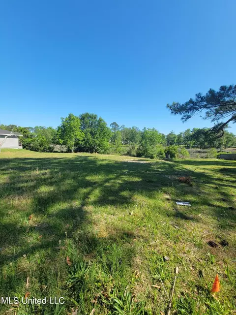 663 Michelle Dr, Biloxi, MS 39532