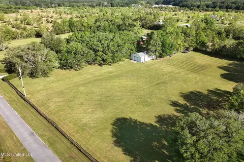 View/Area - 7900 Carlos Keyes Rd, Moss Point, MS 39562 photo 5 of 12