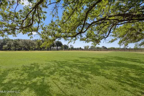 Exterior - 7900 Carlos Keyes Rd, Moss Point, MS 39562 photo 13 of 13