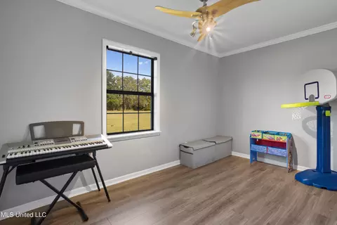 Bedroom - 7900 Carlos Keyes Rd, Moss Point, MS 39562 photo 5 of 5