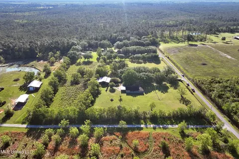View/Area - 7900 Carlos Keyes Rd, Moss Point, MS 39562 photo 10 of 12