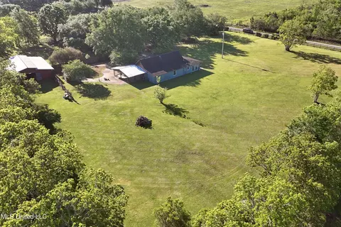 View/Area - 7900 Carlos Keyes Rd, Moss Point, MS 39562 photo 4 of 12