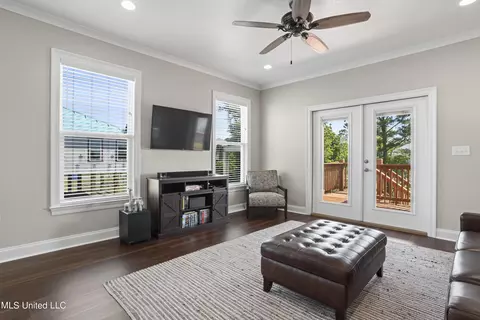 Living - 112 Pitcher Pt, Long Beach, MS 39560 photo 3 of 5