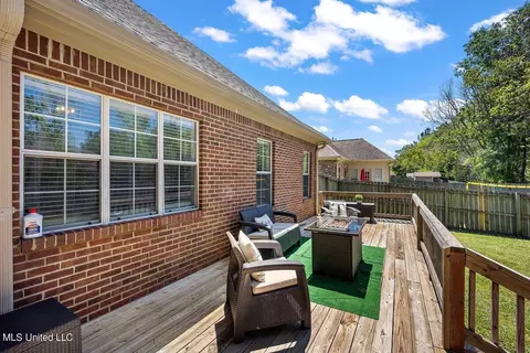 Exterior - 196 Raulston Dr, Byram, MS 39272 photo 6 of 11