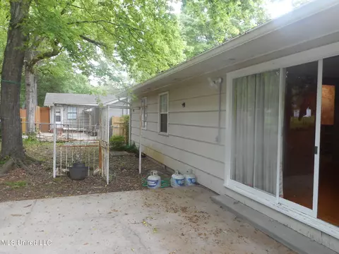 Exterior - 1503 Wilhurst St, Jackson, MS 39211 photo 5 of 7