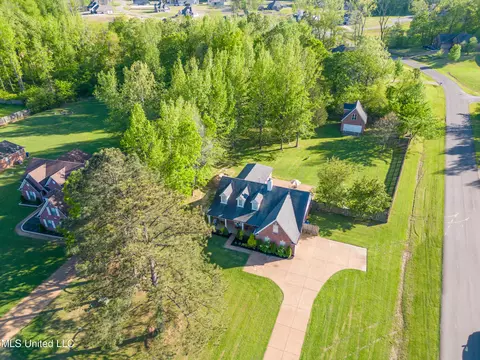 9945 Cypress Plantation Dr, Olive Branch, MS 38654