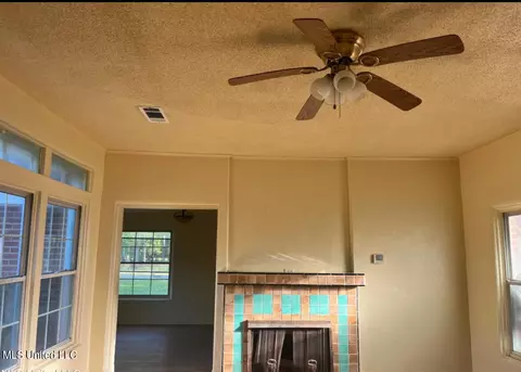 4607 Griffin St, Moss Point, MS 39563 photo 4
