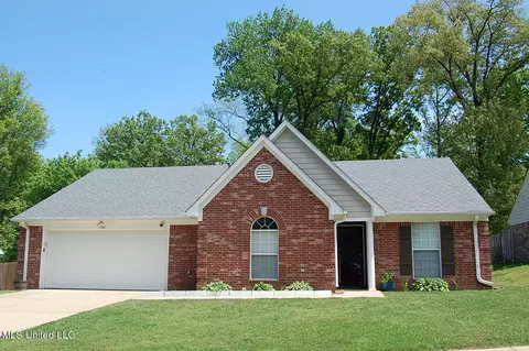 7182 Willow Point Dr, Horn Lake, MS 38637
