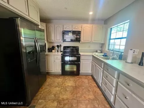 Kitchen - 80 Murphy Rd, Sardis, MS 38666 photo 1 of 3