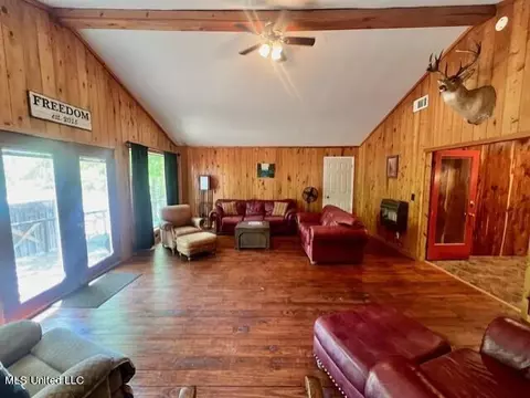 Living - 80 Murphy Rd, Sardis, MS 38666 photo 5 of 5