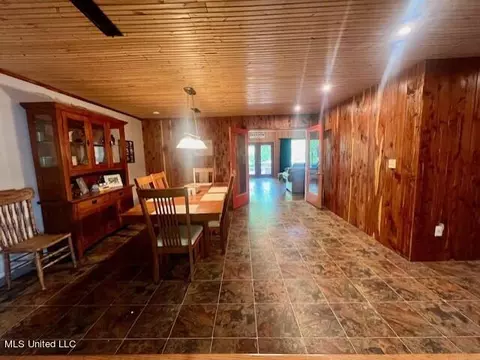 Dining - 80 Murphy Rd, Sardis, MS 38666 photo 3 of 3