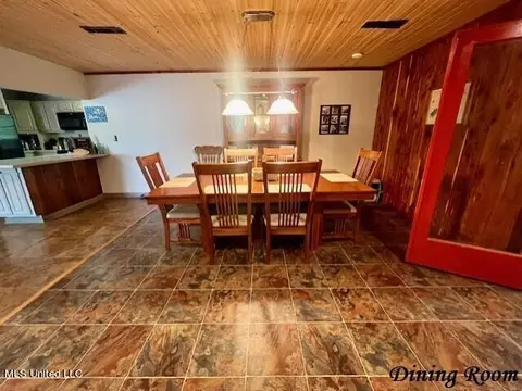 Dining - 80 Murphy Rd, Sardis, MS 38666 photo 1 of 3