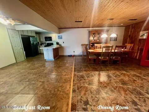 Dining - 80 Murphy Rd, Sardis, MS 38666 photo 2 of 3