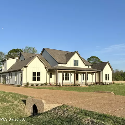 1164 S Pebble Cv, Byhalia, MS 38611