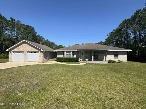 7400 Kruger Pl, Ocean Springs, MS 39564