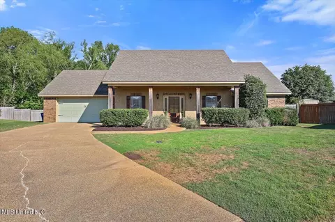 808 Clubhouse Dr, Pearl, MS 39208