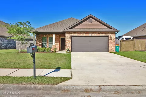 3814 River Trace Dr, D'iberville, MS 39540