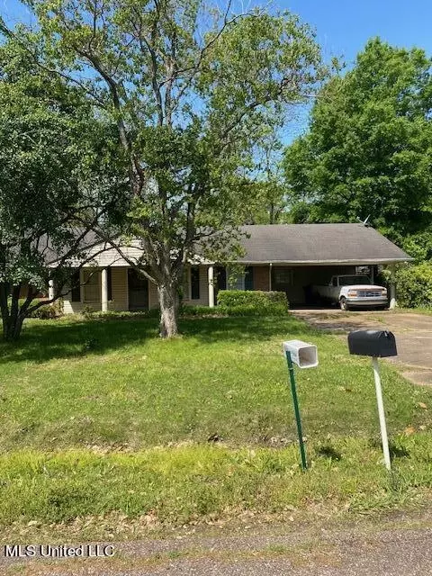 1225 Brooks Dr, Clarksdale, MS 38614