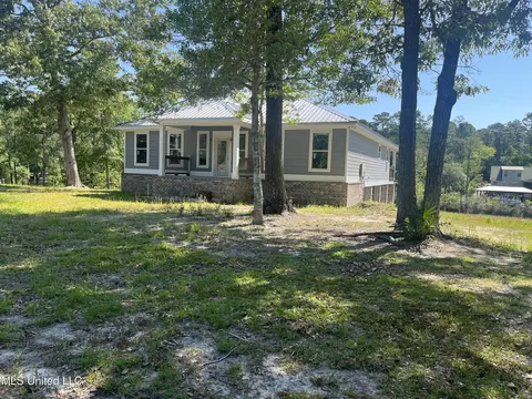 2508 Bahama Dr, Gautier, MS 39553