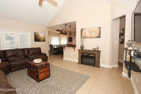 68 Apache Dr, Picayune, MS 39466 photo 2