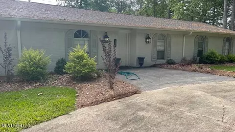 108 Azalea Dr, Forest, MS 39074 photo 2