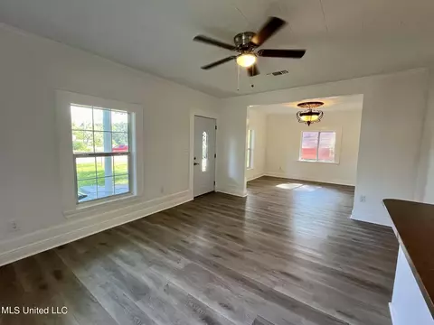 Living - 608 NW Goodwater Rd, Magee, MS 39111 photo 2 of 3