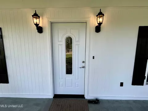 Exterior - 608 NW Goodwater Rd, Magee, MS 39111 photo 5 of 24