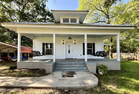 608 NW Goodwater Rd, Magee, MS 39111