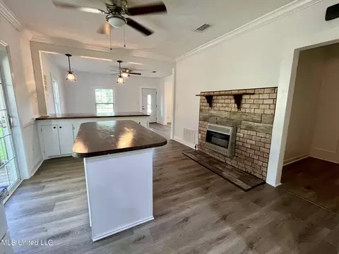 Kitchen - 608 NW Goodwater Rd, Magee, MS 39111 photo 3 of 7