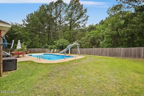 Exterior - 1212 Crossview Ct, Brandon, MS 39042 photo 8 of 16