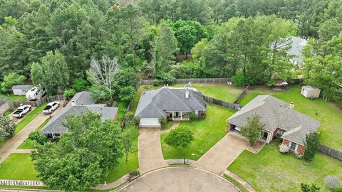 Exterior - 1212 Crossview Ct, Brandon, MS 39042 photo 14 of 16