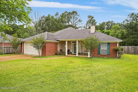 Exterior - 1212 Crossview Ct, Brandon, MS 39042 photo 2 of 16