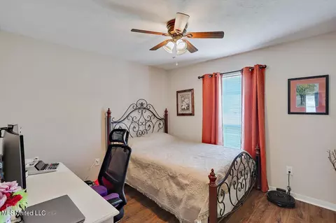 Bedroom - 1212 Crossview Ct, Brandon, MS 39042 photo 4 of 4