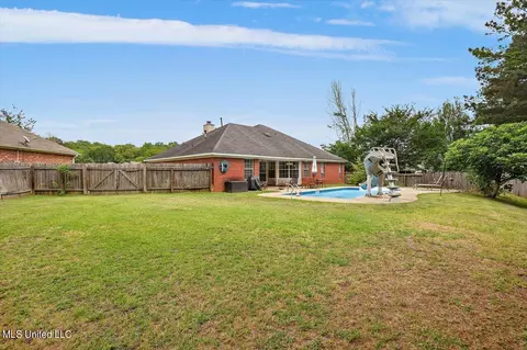 Exterior - 1212 Crossview Ct, Brandon, MS 39042 photo 7 of 16