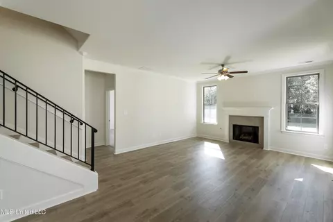 3471 Hatton Dr, Nesbit, MS 38651 photo 2
