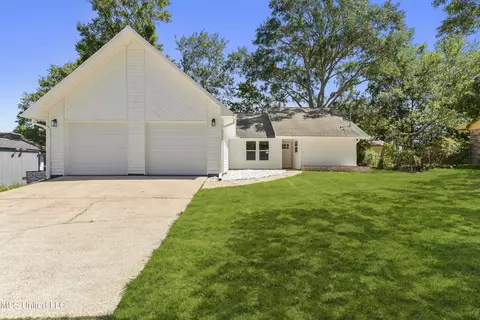 6285 Kimbrough Blvd, Biloxi, MS 39532