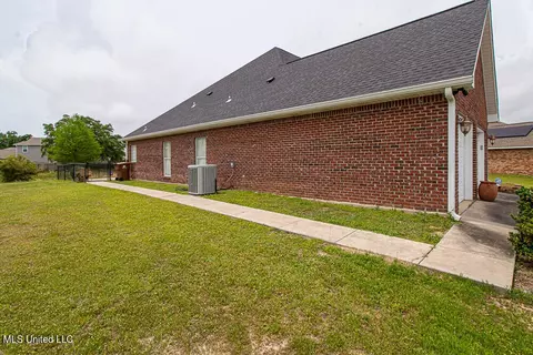 Exterior - 119 Hawthorne Dr, Long Beach, MS 39560 photo 4 of 6