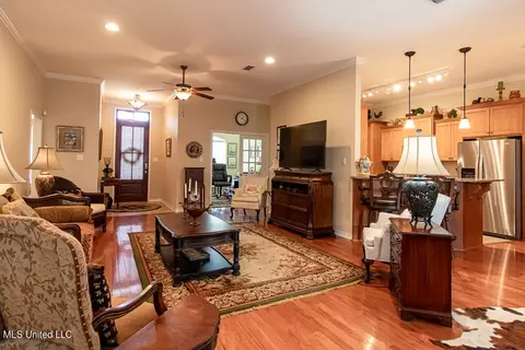 Living - 119 Hawthorne Dr, Long Beach, MS 39560 photo 1 of 4