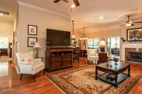 Living - 119 Hawthorne Dr, Long Beach, MS 39560 photo 2 of 4