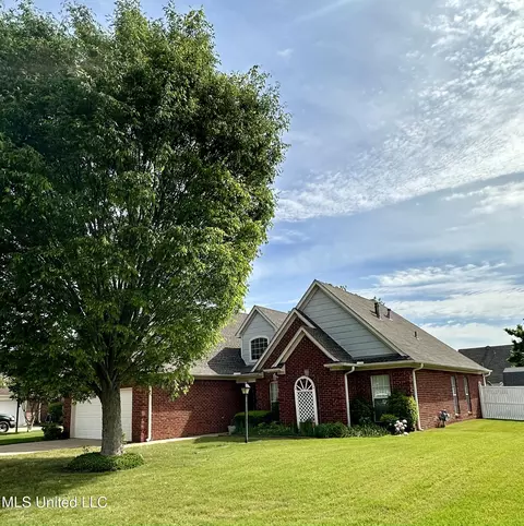 5788 Carter Dr, Southaven, MS 38672