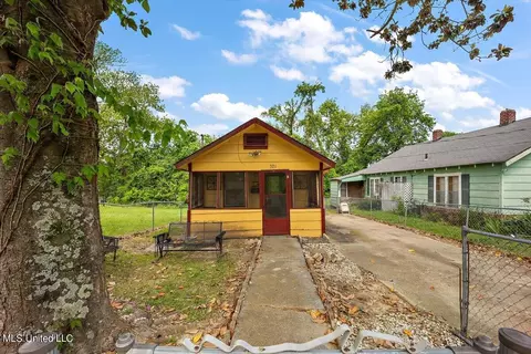 321 Barksdale St, Yazoo City, MS 39194