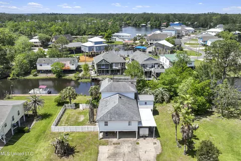 15041 Sioux Pl, Kiln, MS 39556