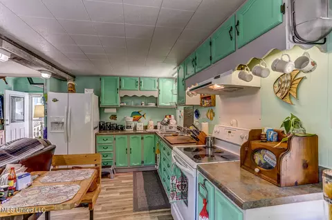 Kitchen - 3320 Snowdowns Rdg, Hernando, MS 38632 photo 1 of 1