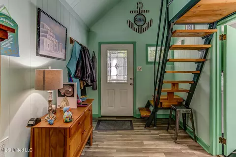 Entry Way - 3320 Snowdowns Rdg, Hernando, MS 38632 photo 2 of 2
