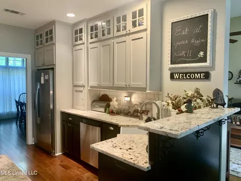 Kitchen - 209 Crescent H Dr, Terry, MS 39170 photo 2 of 7