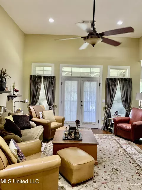 Living - 209 Crescent H Dr, Terry, MS 39170 photo 2 of 5