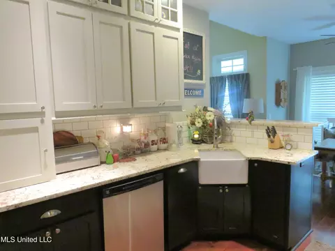 Kitchen - 209 Crescent H Dr, Terry, MS 39170 photo 5 of 7