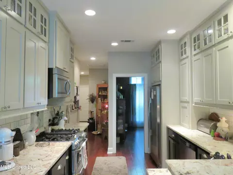 Kitchen - 209 Crescent H Dr, Terry, MS 39170 photo 3 of 7