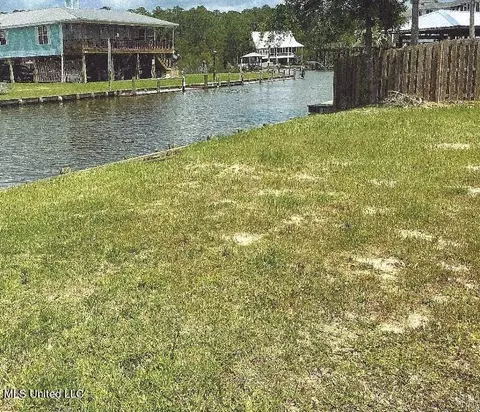 237 Hackberry Dr, Pass Christian, MS 39571 photo 2