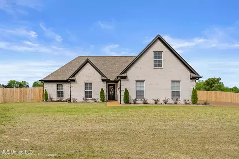 121 Honor Cv, Senatobia, MS 38668